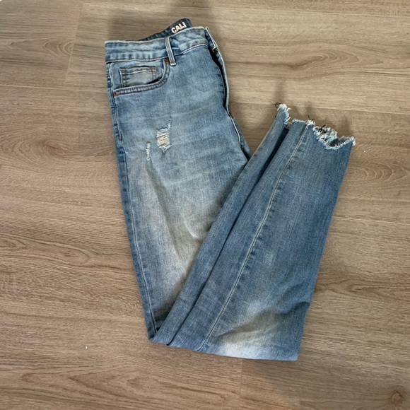 Jeans - Picture 1 of 2